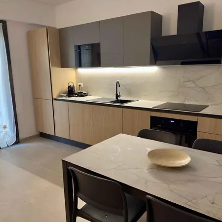 Beachfront In Pesaro-marken 55364 Appartement Pesaro